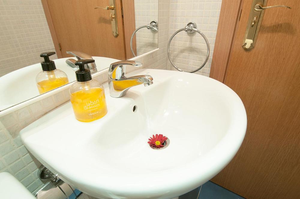 Apartamentos Eloisa Madrid Chambre photo